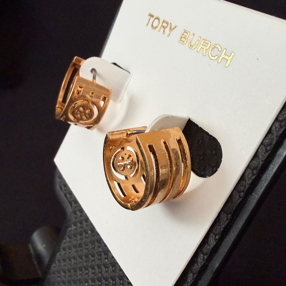 NIP Tory Burch GOLD BRITTEN Huggie Earrings